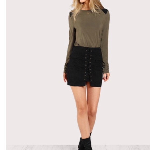 zulezs Dresses & Skirts - Lace up mini 🌺last 1